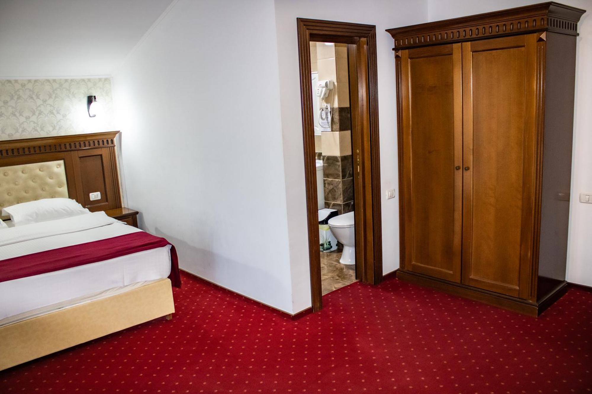 Hotel Rebis Brăila Exteriör bild