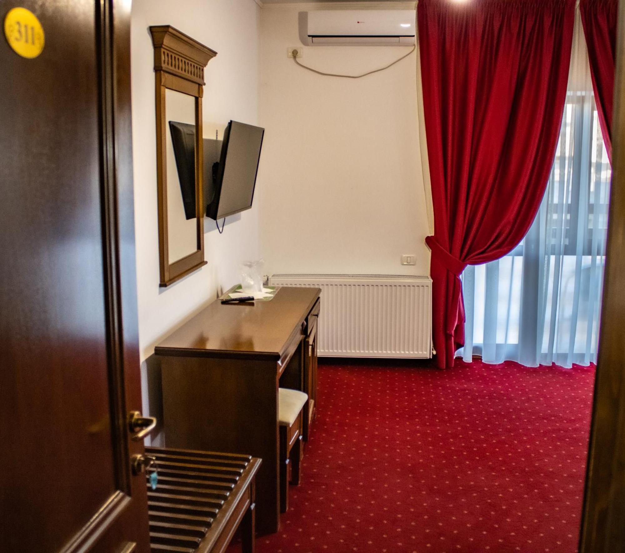 Hotel Rebis Brăila Exteriör bild